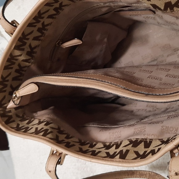 Michael Kors Tan Monogram Tote - Picture 3 of 12
